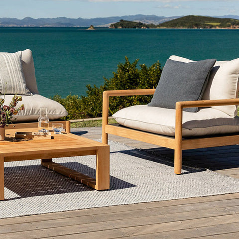 Baya Outdoors: Contemporary Coastal