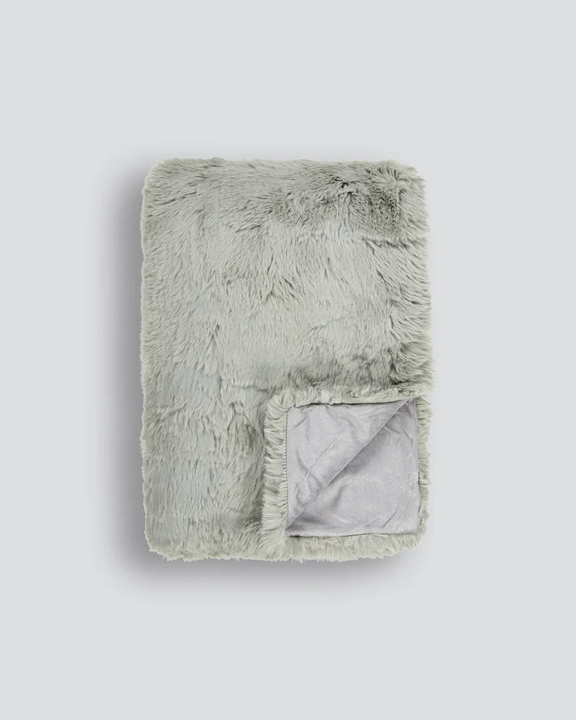 Pale green faux fur throw blanket by Baya nz